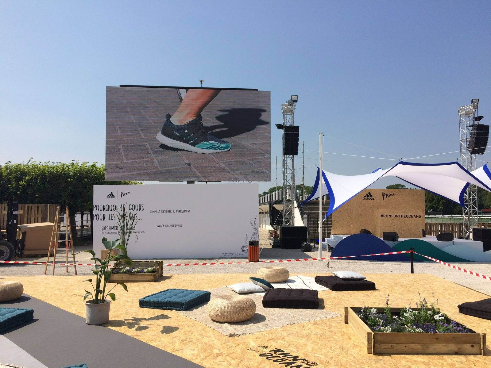 LED Trailer mit 16 m² LED-Wand